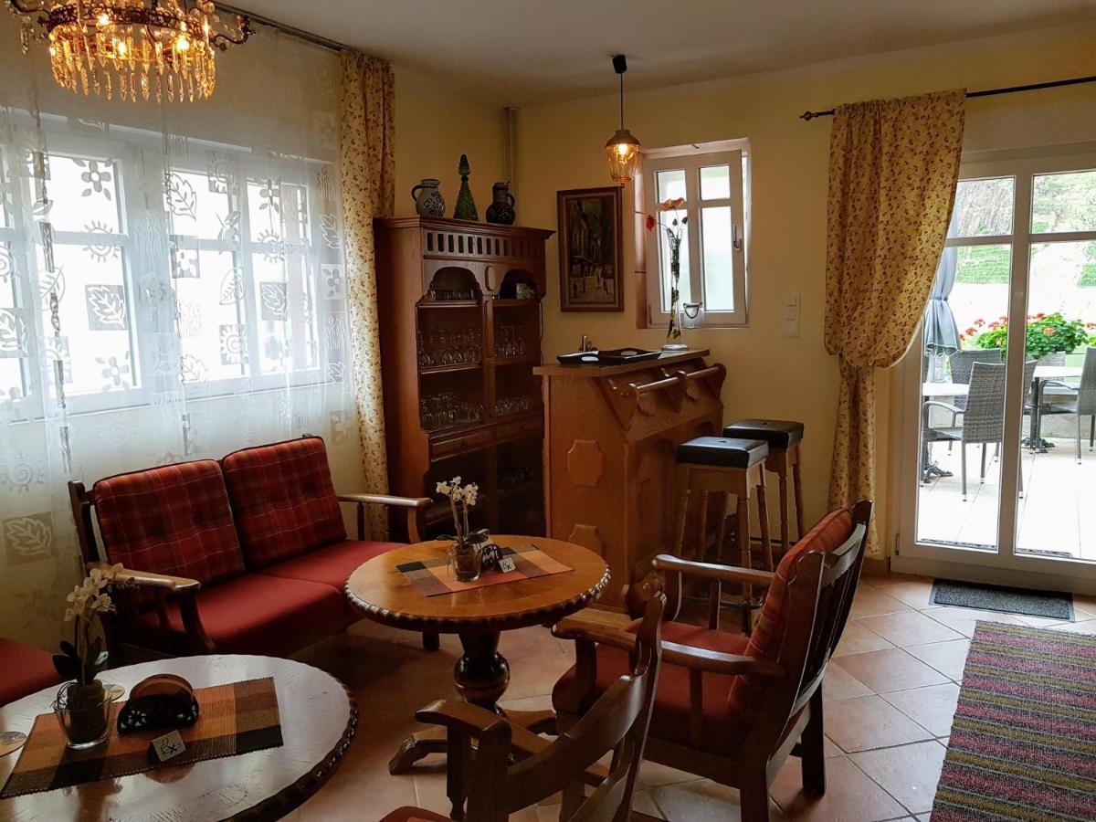 Mosel-Landhaus Am Moselufer B&B Briedern Bagian luar foto