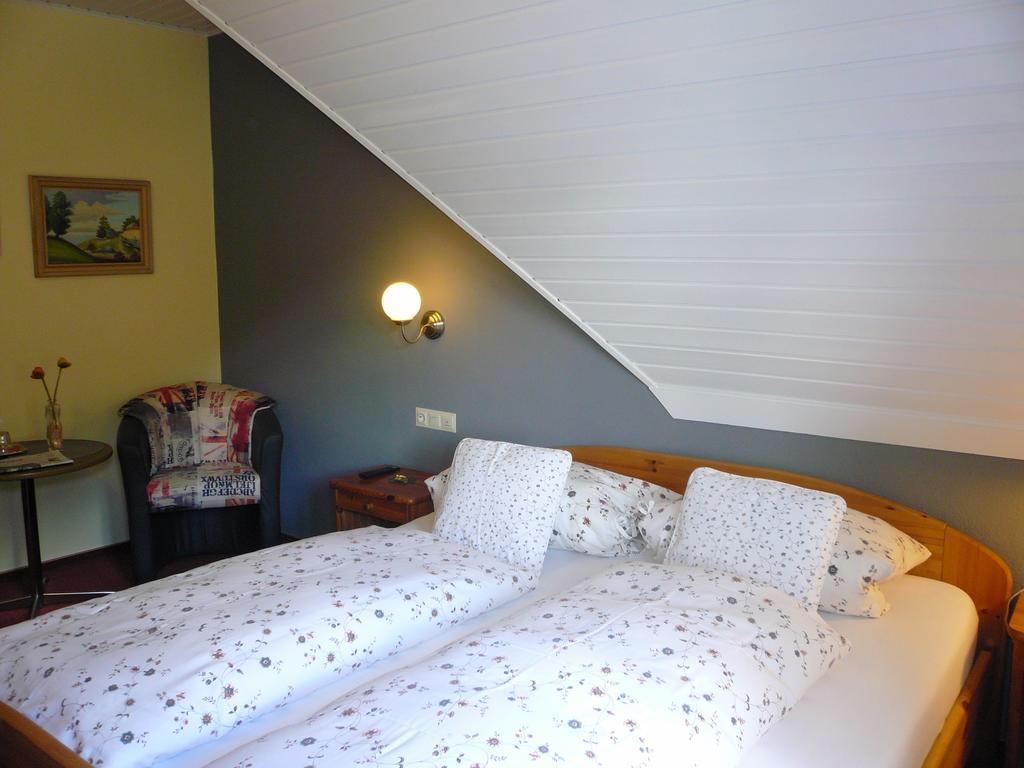 Mosel-Landhaus Am Moselufer B&B Briedern Bagian luar foto